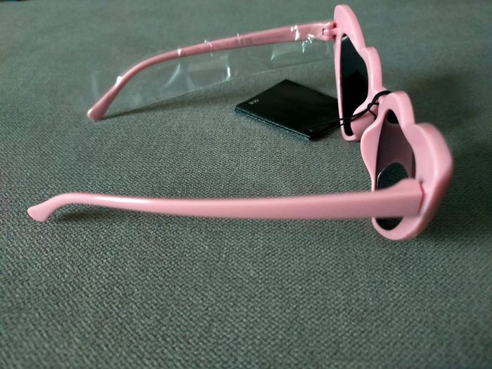 Lunettes de soleil cœur rose – Protection UV400 – Neuf avec étiquette - photo numéro 4