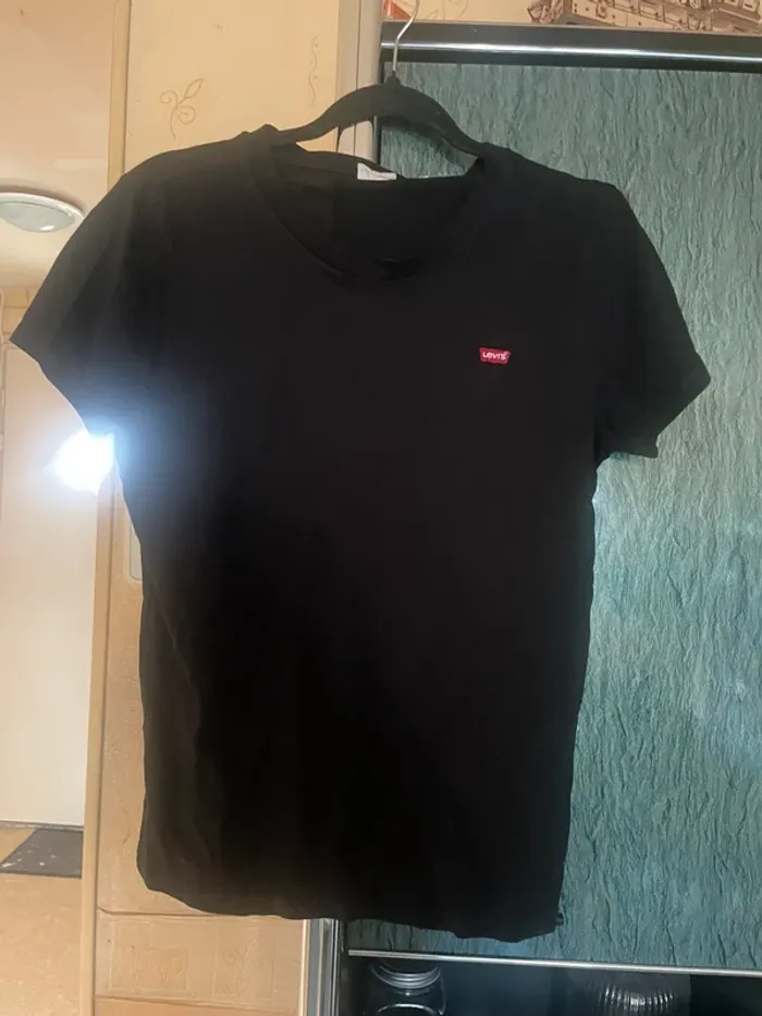TEE shirt noir Lévis