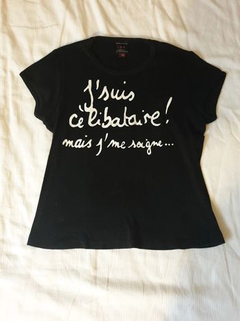 Tee-shirt femme noir je suis célibataire mais je me soigne marque Jennyfer taille S