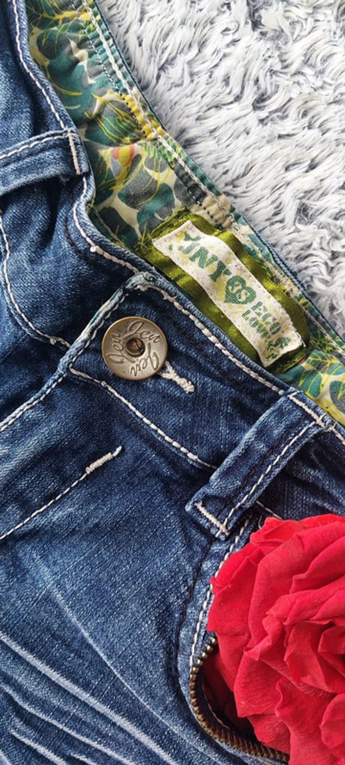 Short délavé - photo numéro 3