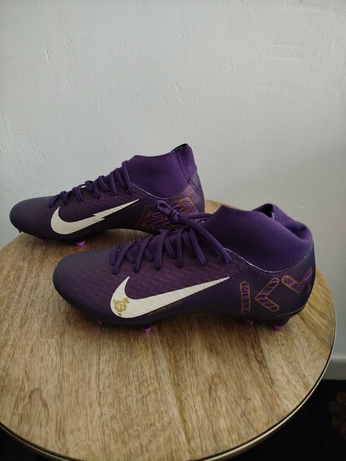 Crampons Nike T 39 - photo numéro 3