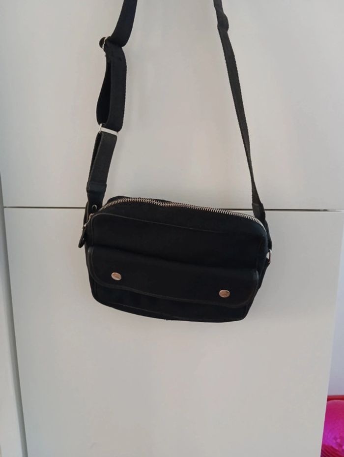 Sac bandoulière en tissus détails cuir  
De la gamme perfecto by Schott - photo numéro 2