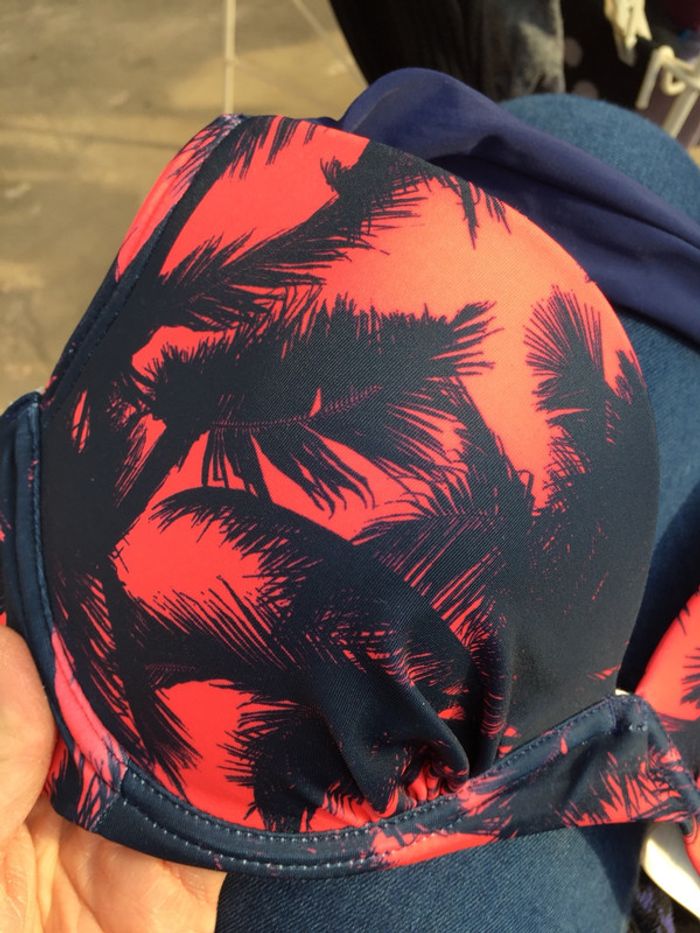 Soutien gorge maillot de bain Décathlon Taille 90 C - photo numéro 2
