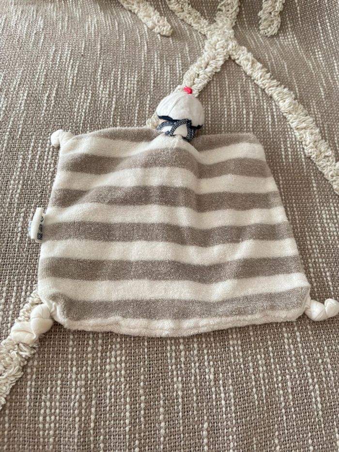 Peluche doudou plat 22cm Weleda poupée marin rayé bleu blanc gris très bon état - photo numéro 5