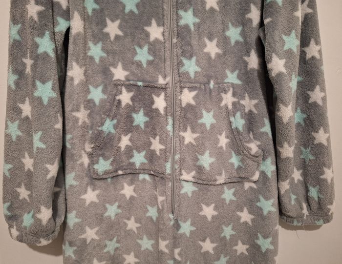 Combinaison polaire zippée imprimée d'étoiles avec une capuche - photo numéro 3