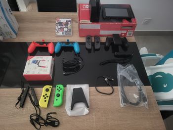 NINTENDO SWITCH GRISE