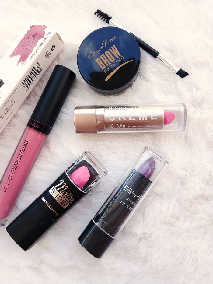 Lot maquillage - Gloss, rouges à lèvres, crème sourcils - photo numéro 2