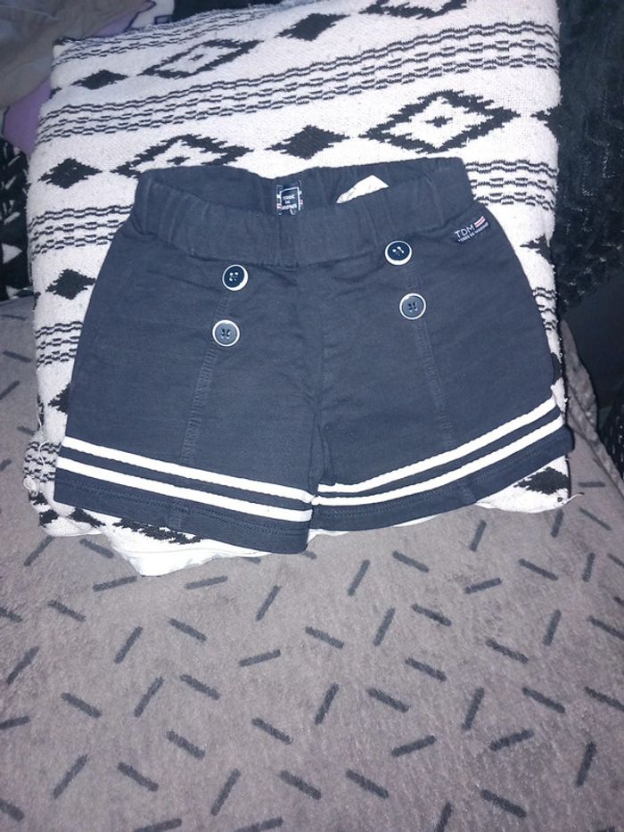 Short taille 3ans 94cm