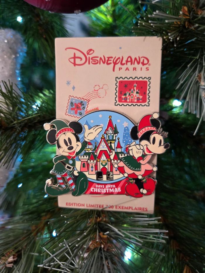 Pin’s Mickey Minnie