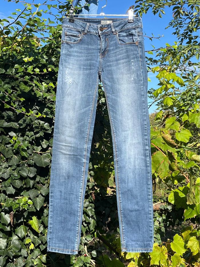 Jean skinny taille basse bleu nuancé