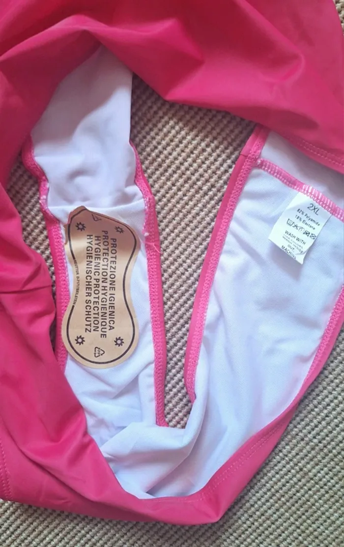 Culotte de bain femme taille 44/46 neuve - photo numéro 2