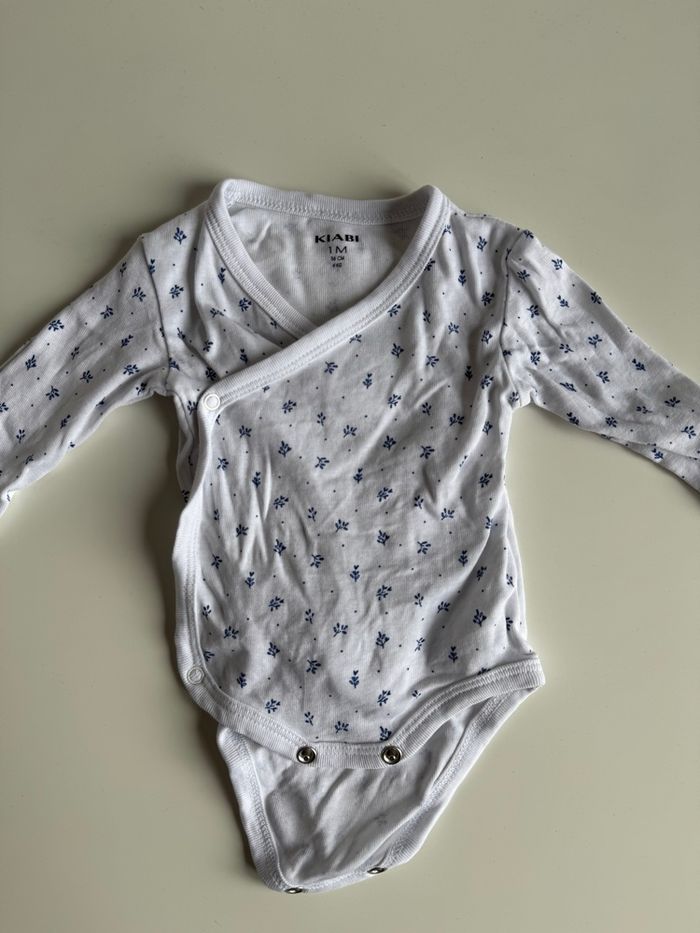 Lots bodies 1 mois - photo numéro 4