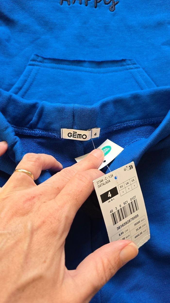 Neufs(non portés) 🏷 superbe ensemble sweat mc et short 4 ans garçon 💙 - photo numéro 5