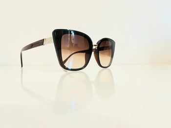 Lunette de soleil femme cats marron bras en strass verres dégradés UV protection catégorie 3