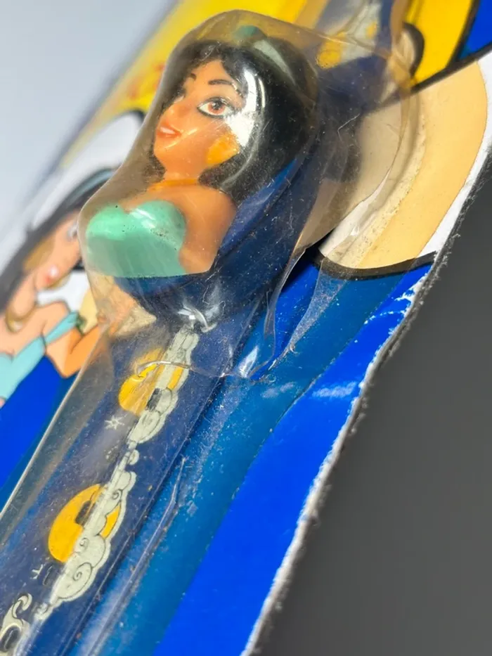 Montre digital vintage Disney aladdin Jasmine - photo numéro 2