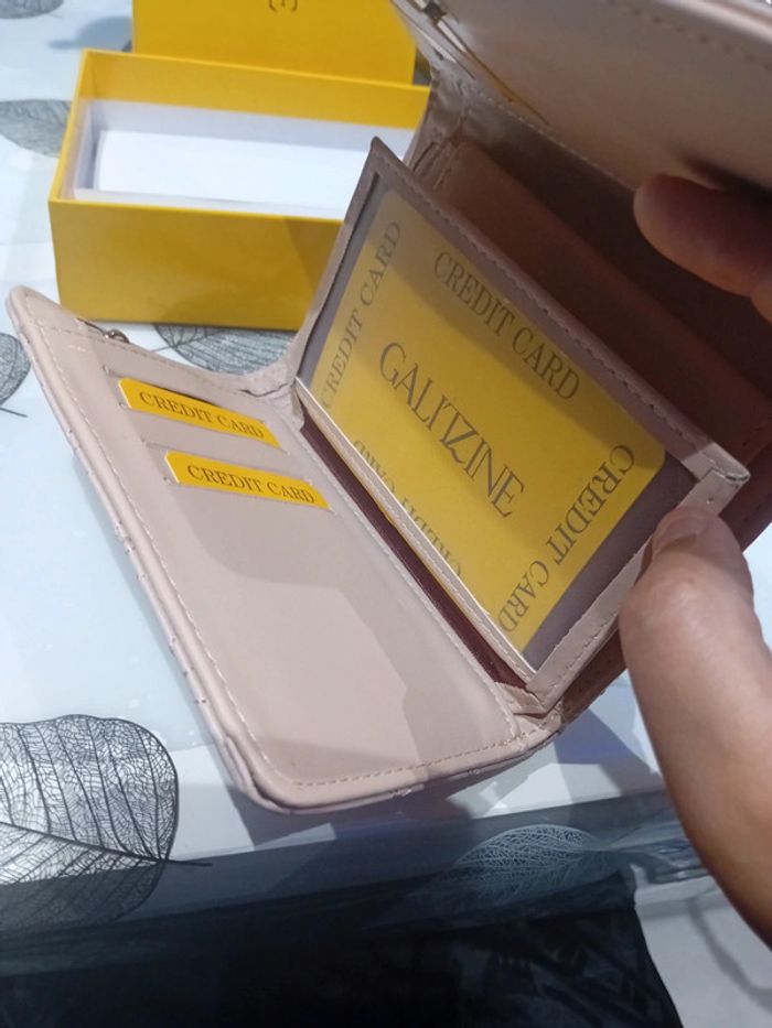 Porte feuille de la marque galitzine - photo numéro 5