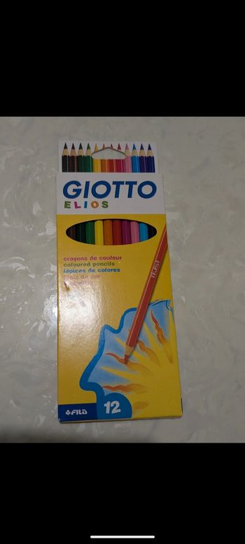 Boite de 12 crayons de couleur Giotto Elios.