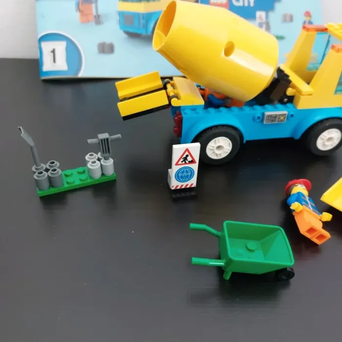 Lego 60325 Le camion bétonnière - photo numéro 4