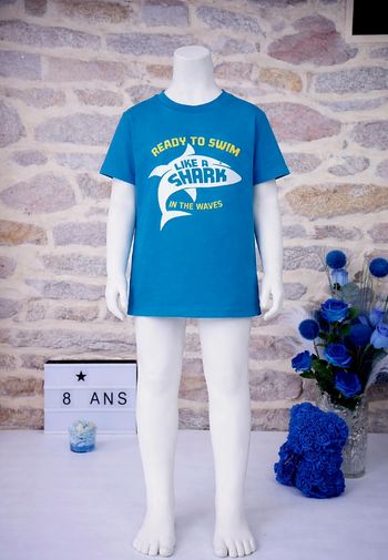 T-shirt manches courtes vert bleu Shark Garçon taille 8 ans marque Okaidi 🎸 