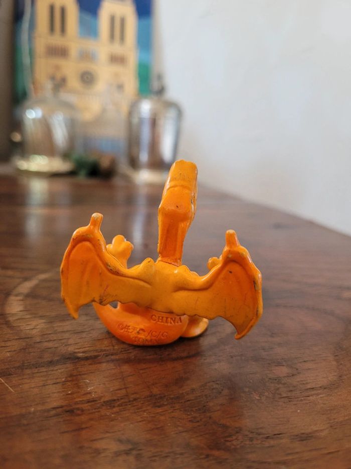 Vends pokemon dracaufeu tomy vintage 1 ere génération - photo numéro 3