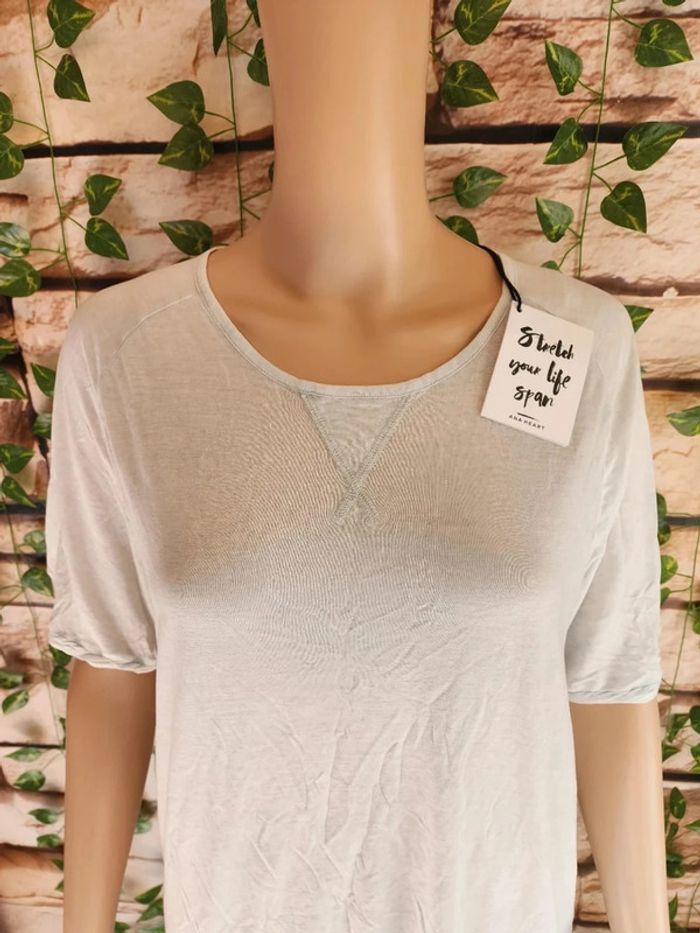 🌸T-shirt MC Ana Heart Neuf Taille 40🌸 - photo numéro 2