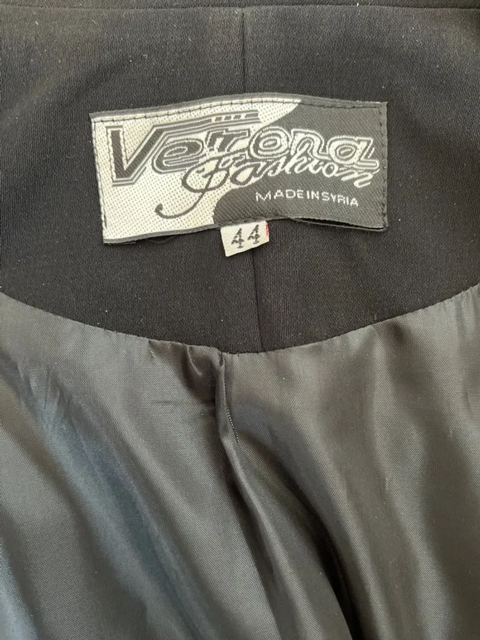 Veste de soirée en dentelle perlée bas des manches - photo numéro 3