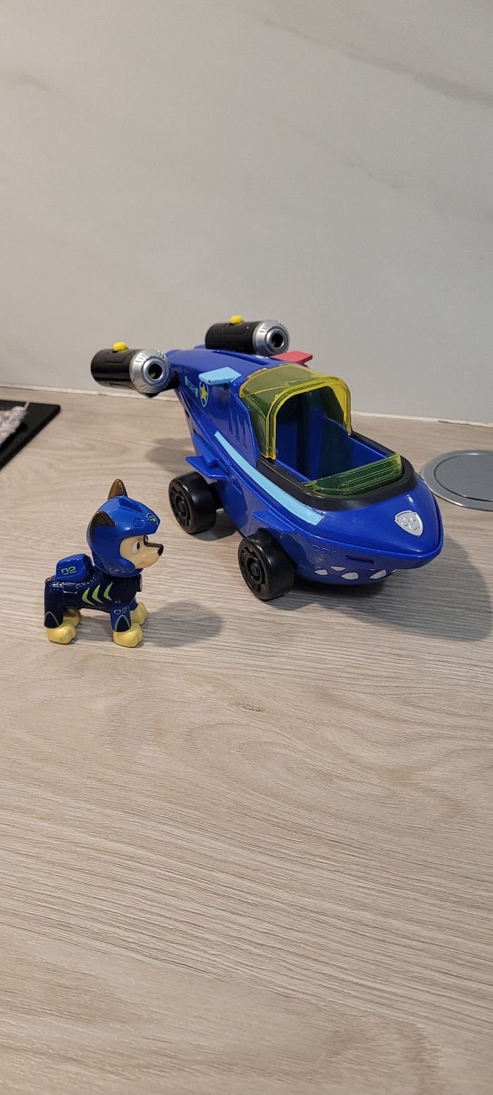 Véhicule et figurine Chase de la Pat Patrouille