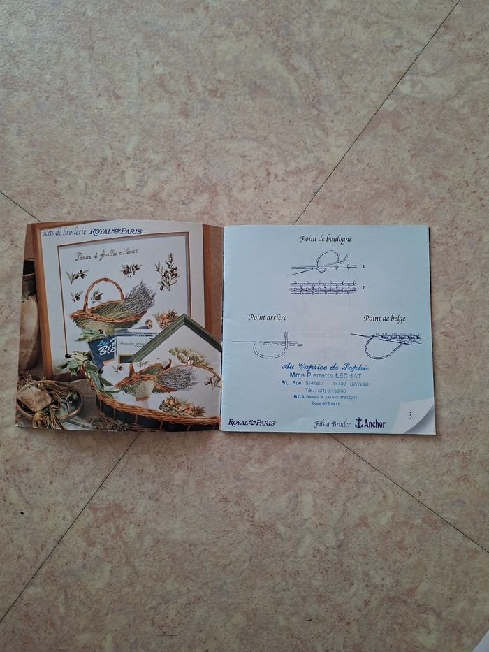petit livre points de broderie - photo numéro 2