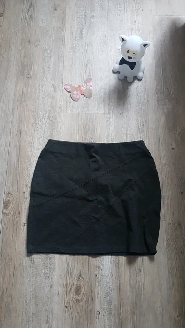 Jupe tube gris foncé Cache Cache taille 42
