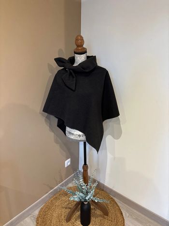 Cape dessus le manteau