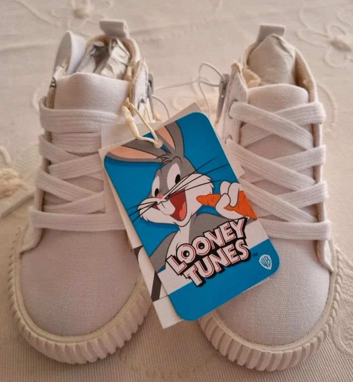 Baskets Looney Tunes Pointure 20 neuves - photo numéro 3