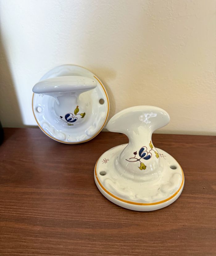 Patères avec motifs fleurs