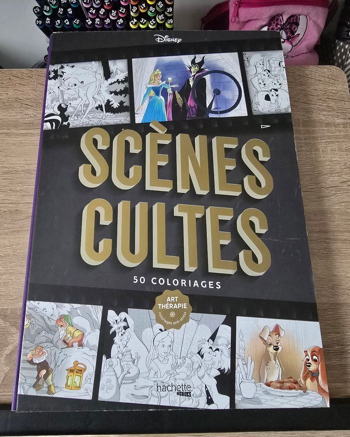 Grand livre coloriage les scènes cultes