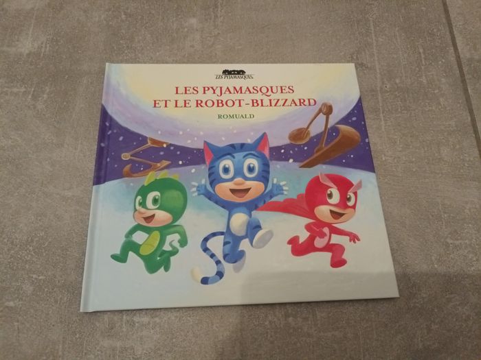 Livre les Pyjamasques et le robot blizzard