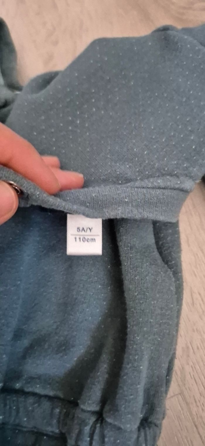 Lot 4 robes et une combi - photo numéro 7
