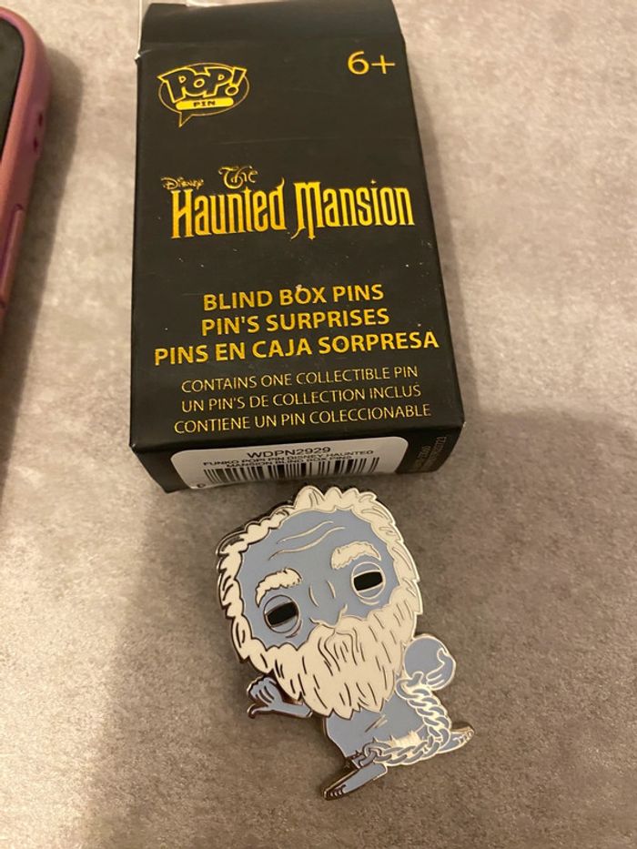 Pin's lego Disney hunted mansion