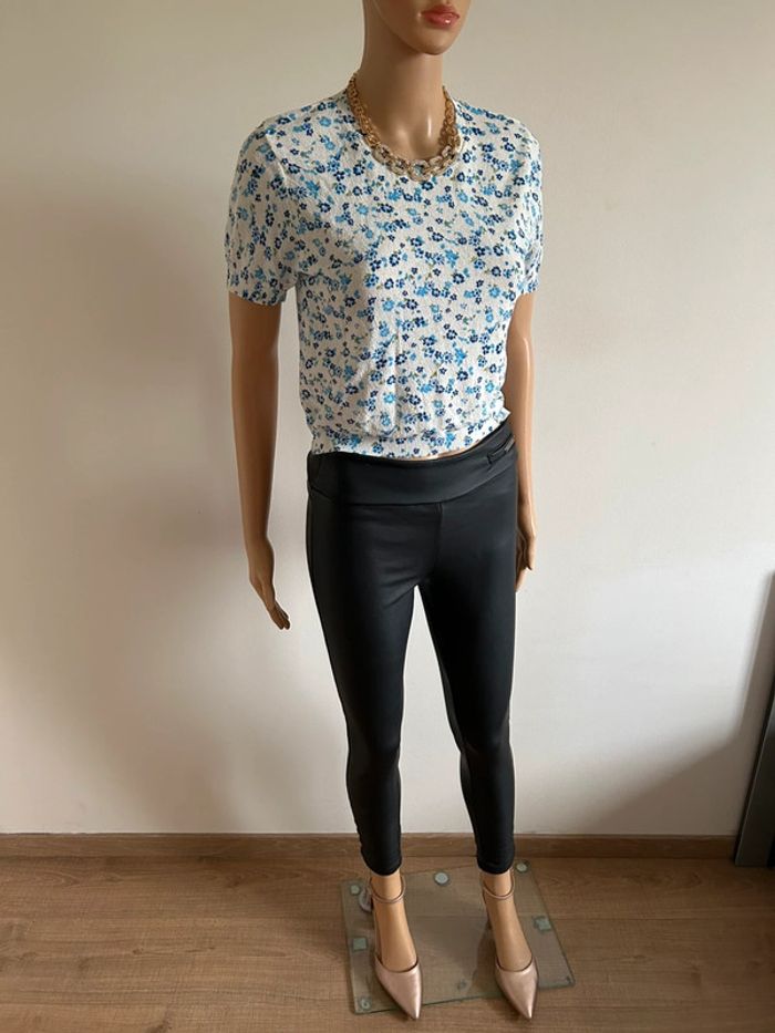 Haut blanc et fleurie neuve à manches courtes Zara taille S - photo numéro 4