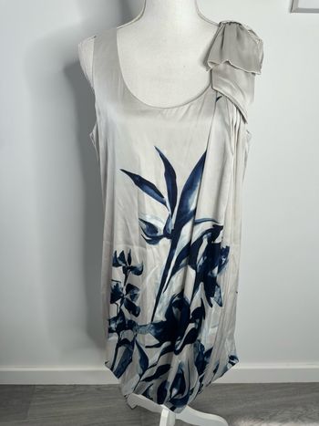 Robe satinée gris argentée et bleue marine à fleurs H&M T42 XL