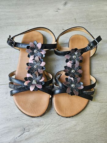 Sandales noires fleuries 38
