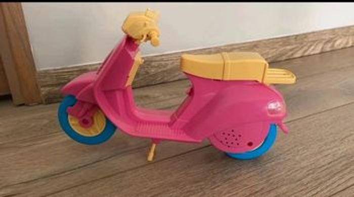 Poupée Barbie et son scooter - photo numéro 3