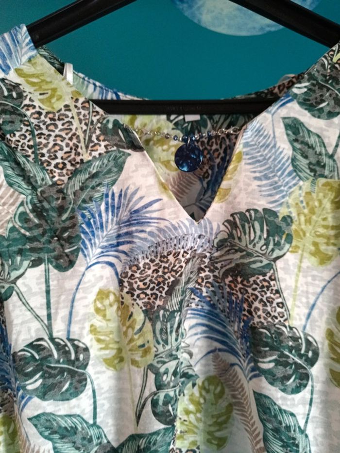 T shirt fleurs - photo numéro 2