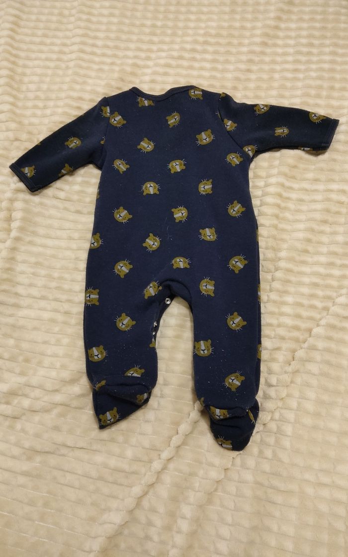 Sur pyjama bleu marine - photo numéro 4