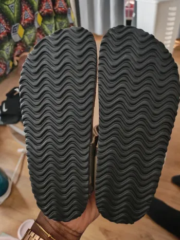 Sandales mixte neuve