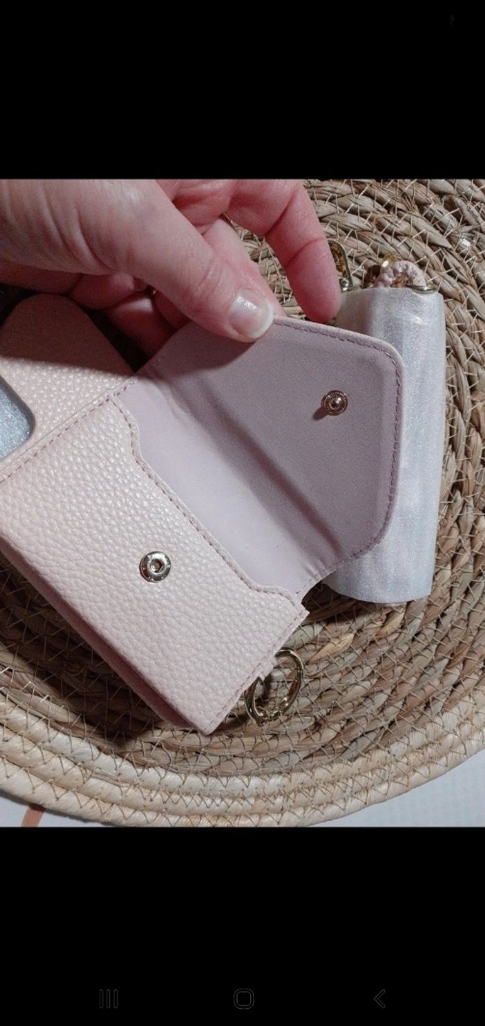 Coque tel iPhone pro 12/12 simili avec petit porte monnaie - photo numéro 2