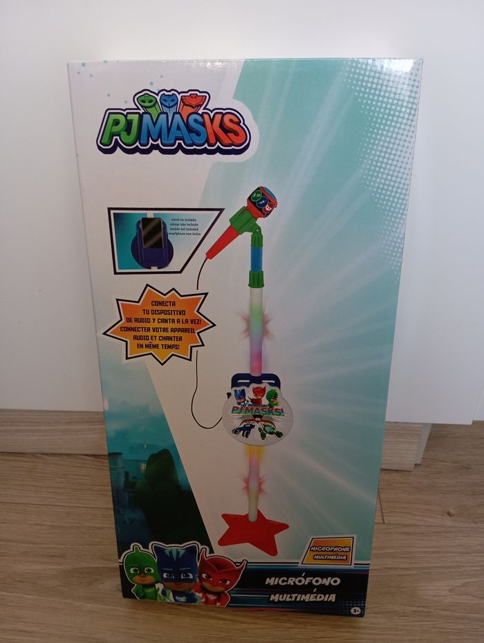 Microphone pyjamasks