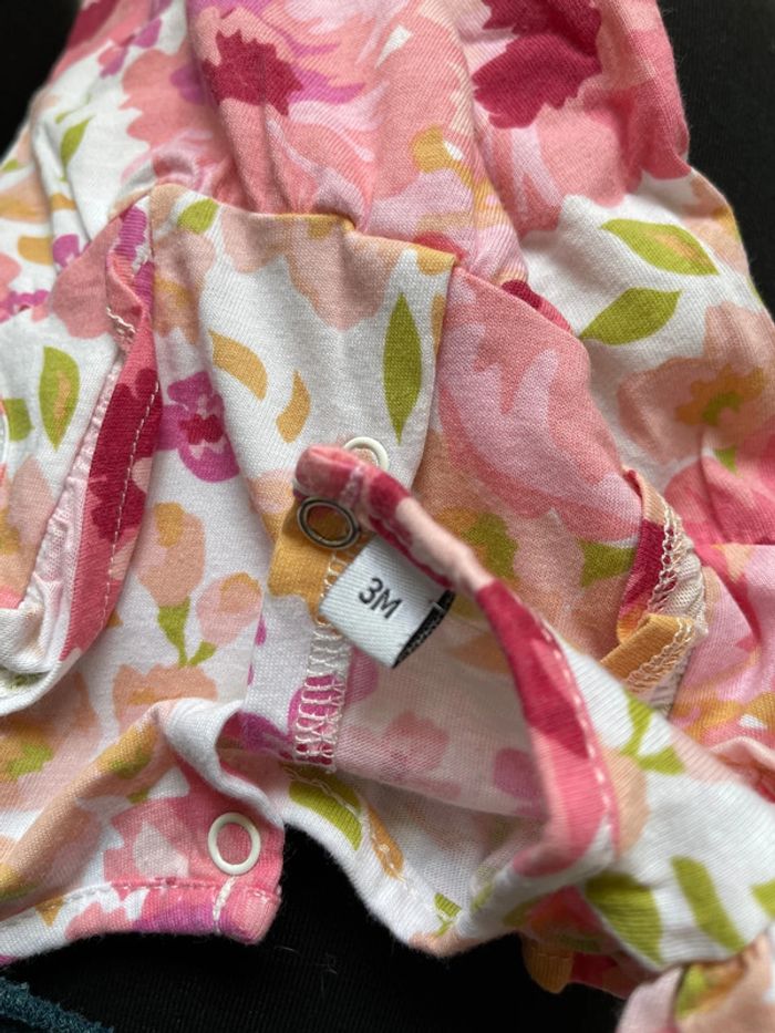 Combishort neuve taille 3 mois - photo numéro 3