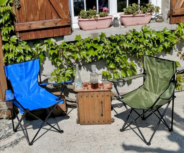 (Neuf) Chaises pliantes de camping – avec porte-gobelet – (prix dégressif)