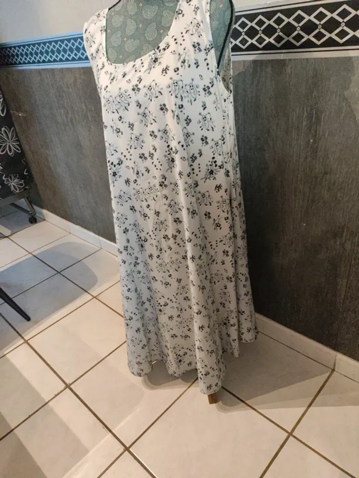Robe longue sans manche taille 48 - photo numéro 9