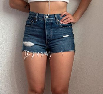 Short Levi’s 501 mini court bleu frange effiloché – taille haute style destroy Levi’s Premium L/40
