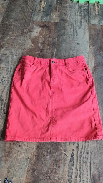 Jupe camaïeu taille 34 en très bon état